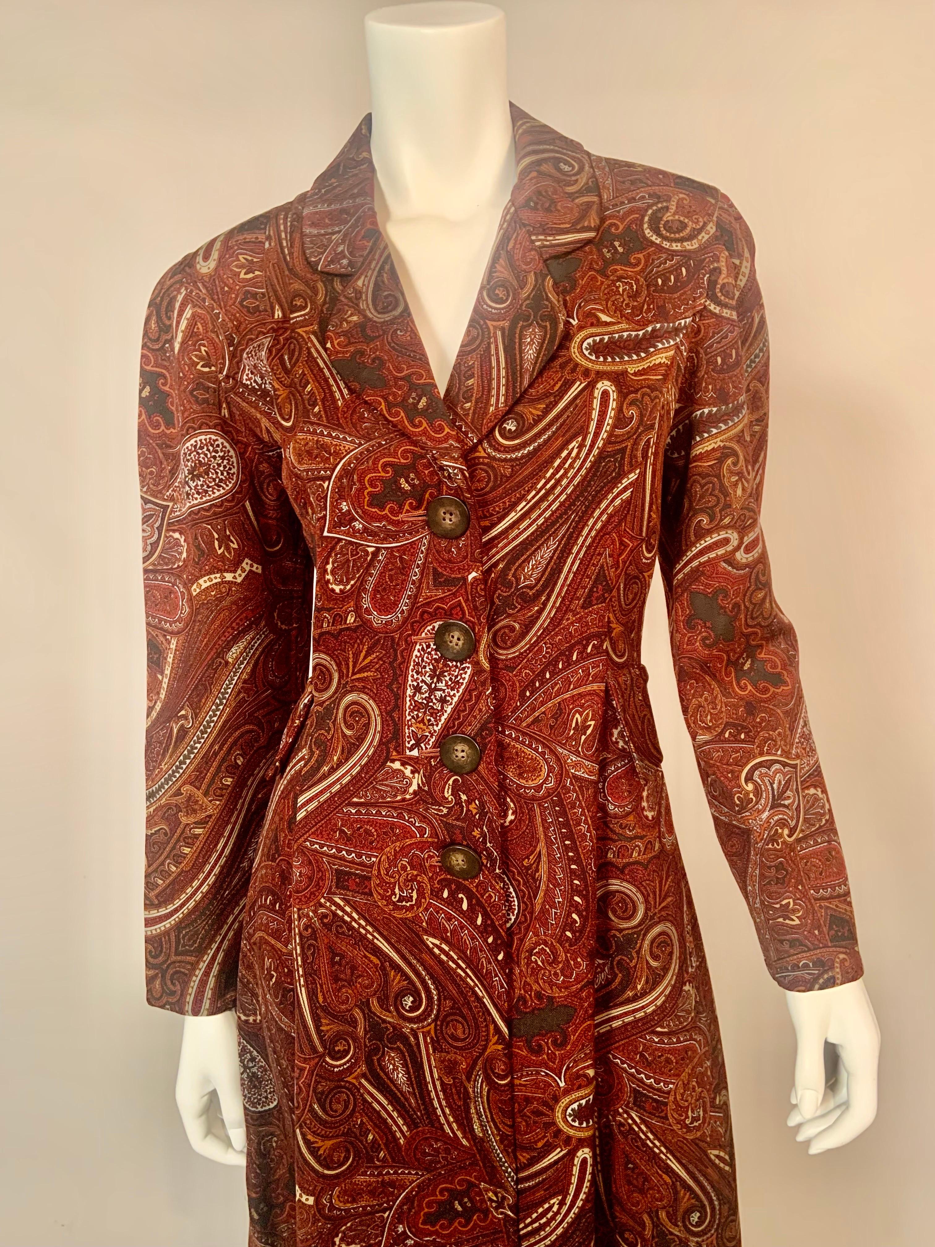 Rouge Bill Blass - Manteau à motif cachemire dans une taille plus grande en vente