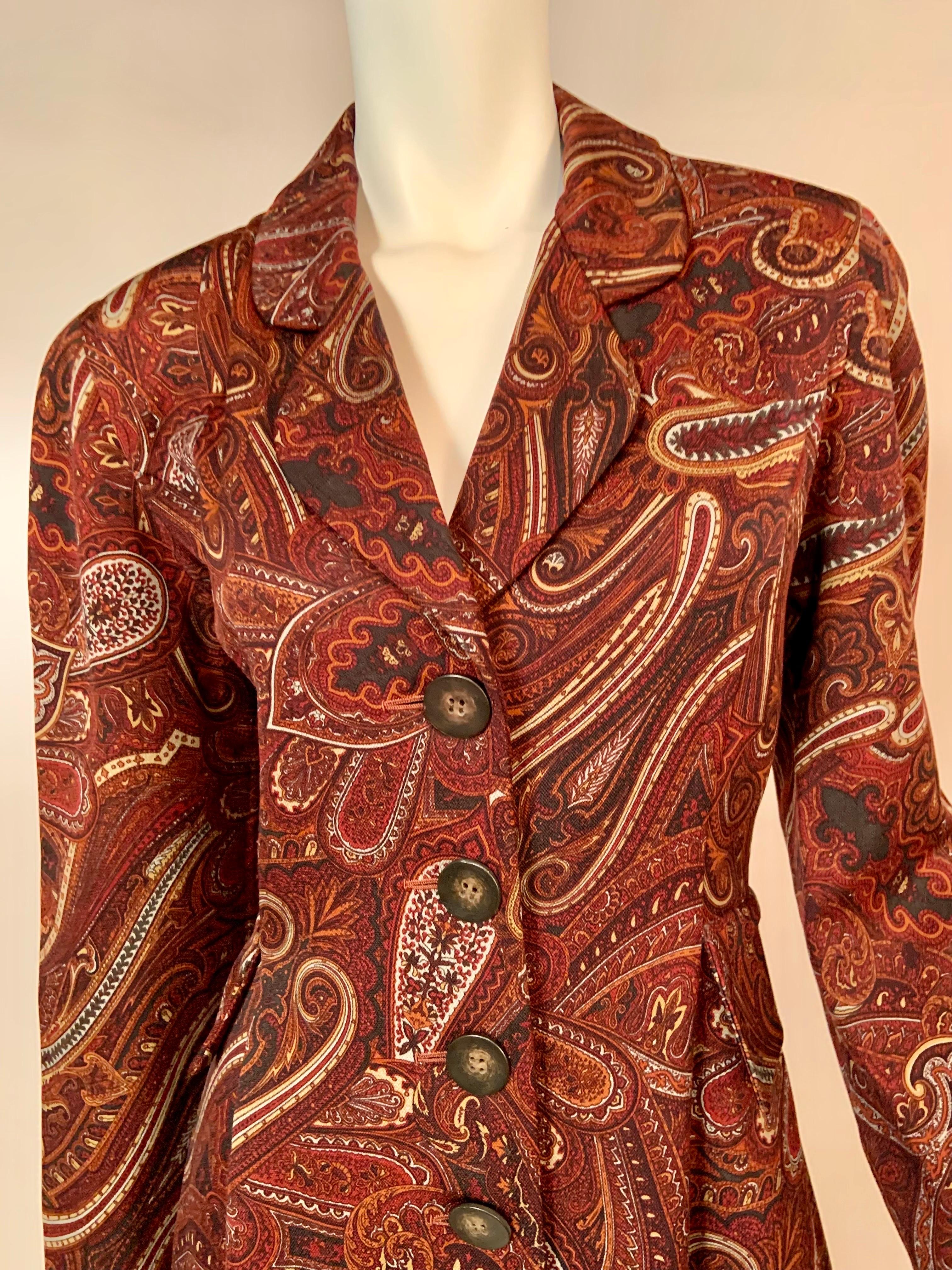 Bill Blass Paisley Patterned Coat in a Larger Size In Excellent Condition For Sale In New Hope, PA