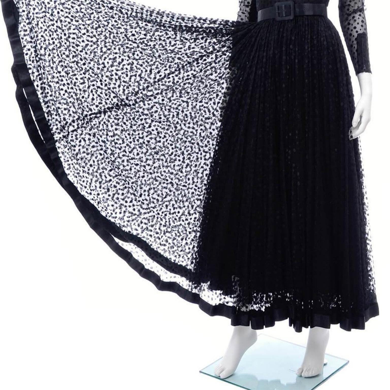 1970 Bill Blass Vintage Dress Robe de soirée en taffetas de soie noir et tulle à pois en vente 11