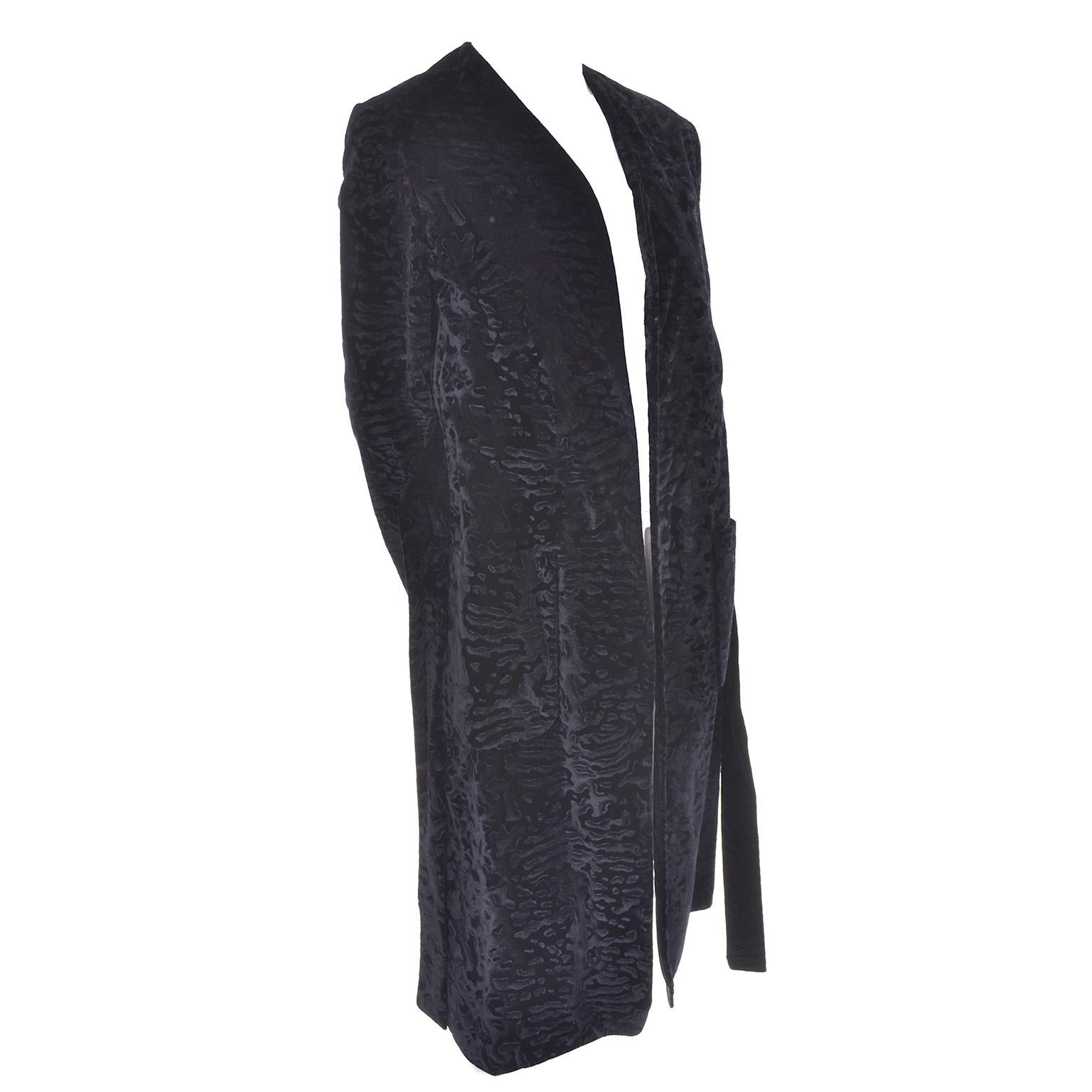 Bill Blass Vintage Coat in Black Flocked Velvet With Pockets and Belt For Sale 1