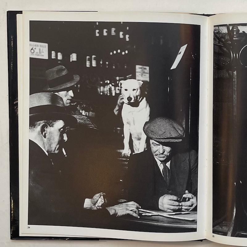 Papier Bill Brandt, London in the Thirties (Londres dans les années 30), première édition, 1983 en vente