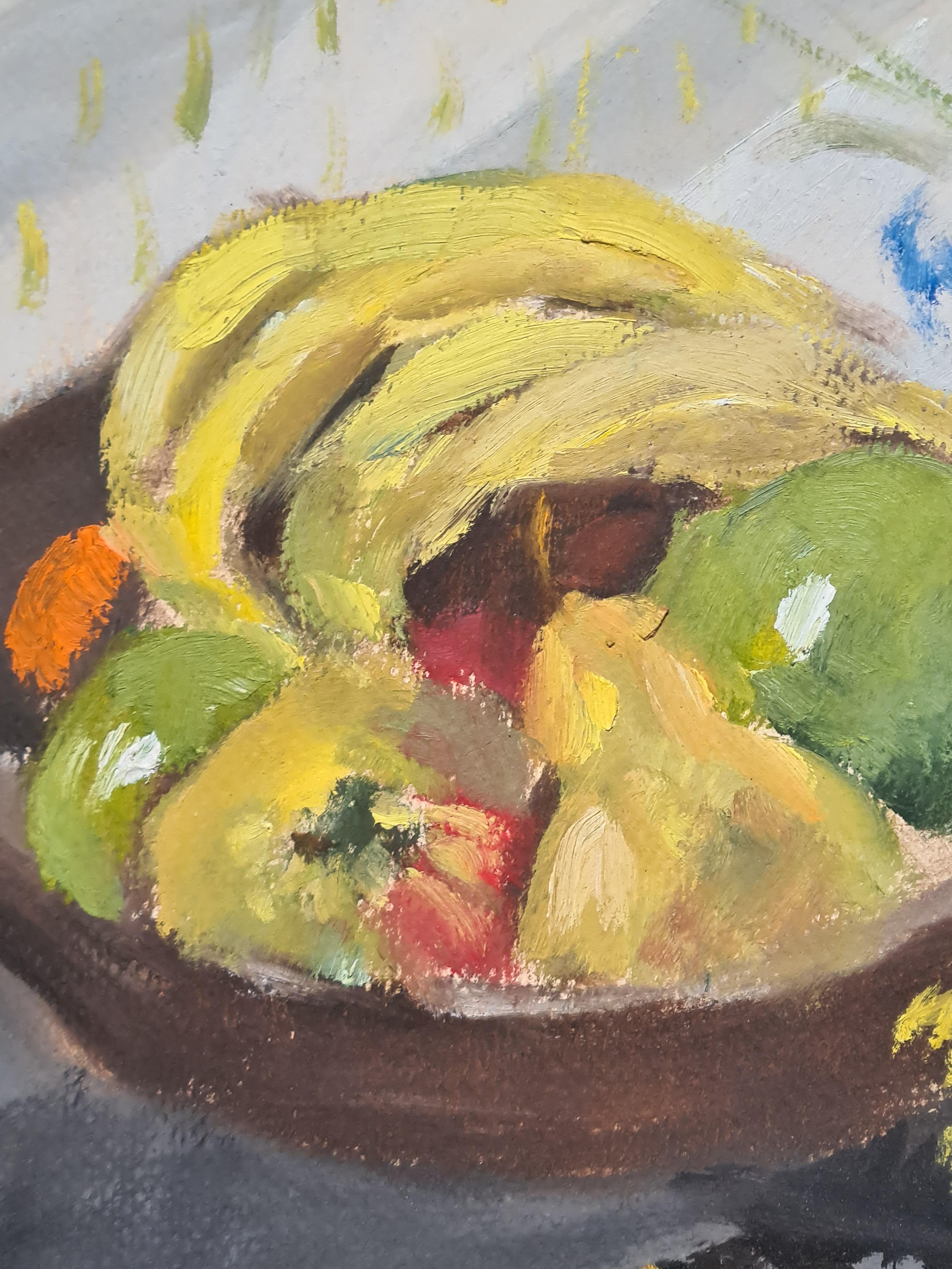 Óleo sobre tabla de finales del siglo XX, bodegón de frutas y flores en un interior, de Bill Brown. El cuadro está firmado y fechado abajo a la derecha y titulado y resignado en el reverso. Se presenta en marco liso de madera de bastón.

Una alegre