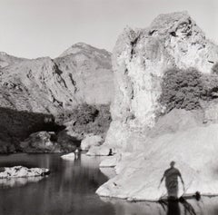 Bergsee – Schwarz-Weiß-Figurative Landschaftsfotografie