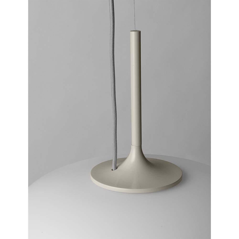 Mid-Century moderno Bill Curry Ciondolo Stemlite Pebble Grey per Gubi in vendita