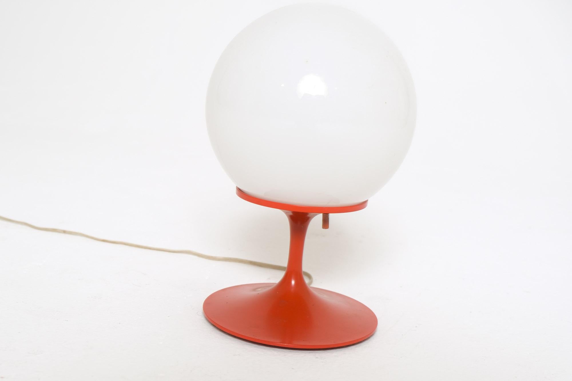 Bill Curry ‘Stemlite’ Table Lamp in Red for Design Line, USA, 1960’s For Sale 1