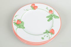 Bill Goldsmith for Limoges. 4 porcelain dinner plates. Fraise series. 1980s