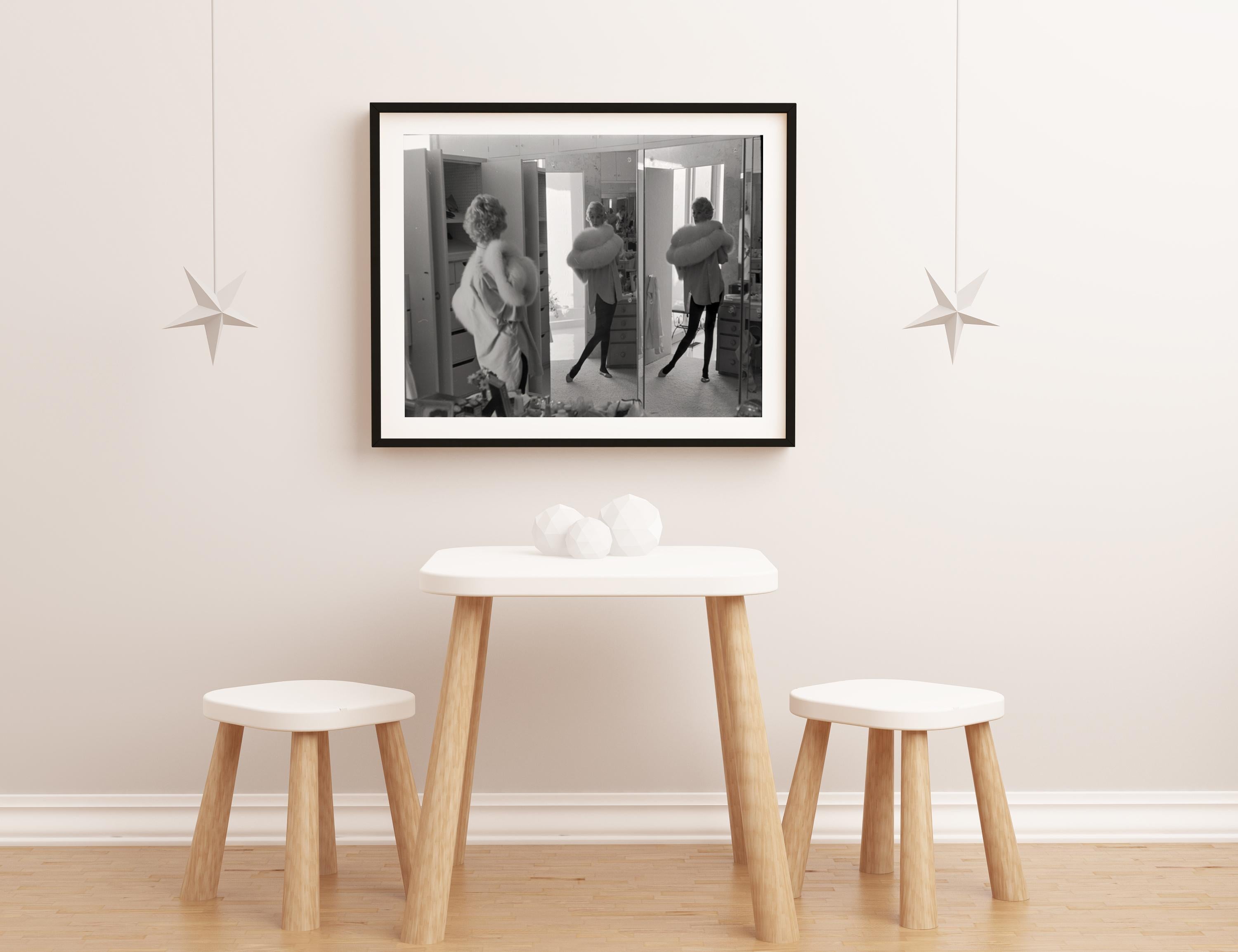 Elaine Stritch Posed in Mirror Fine Art Print For Sale 2
