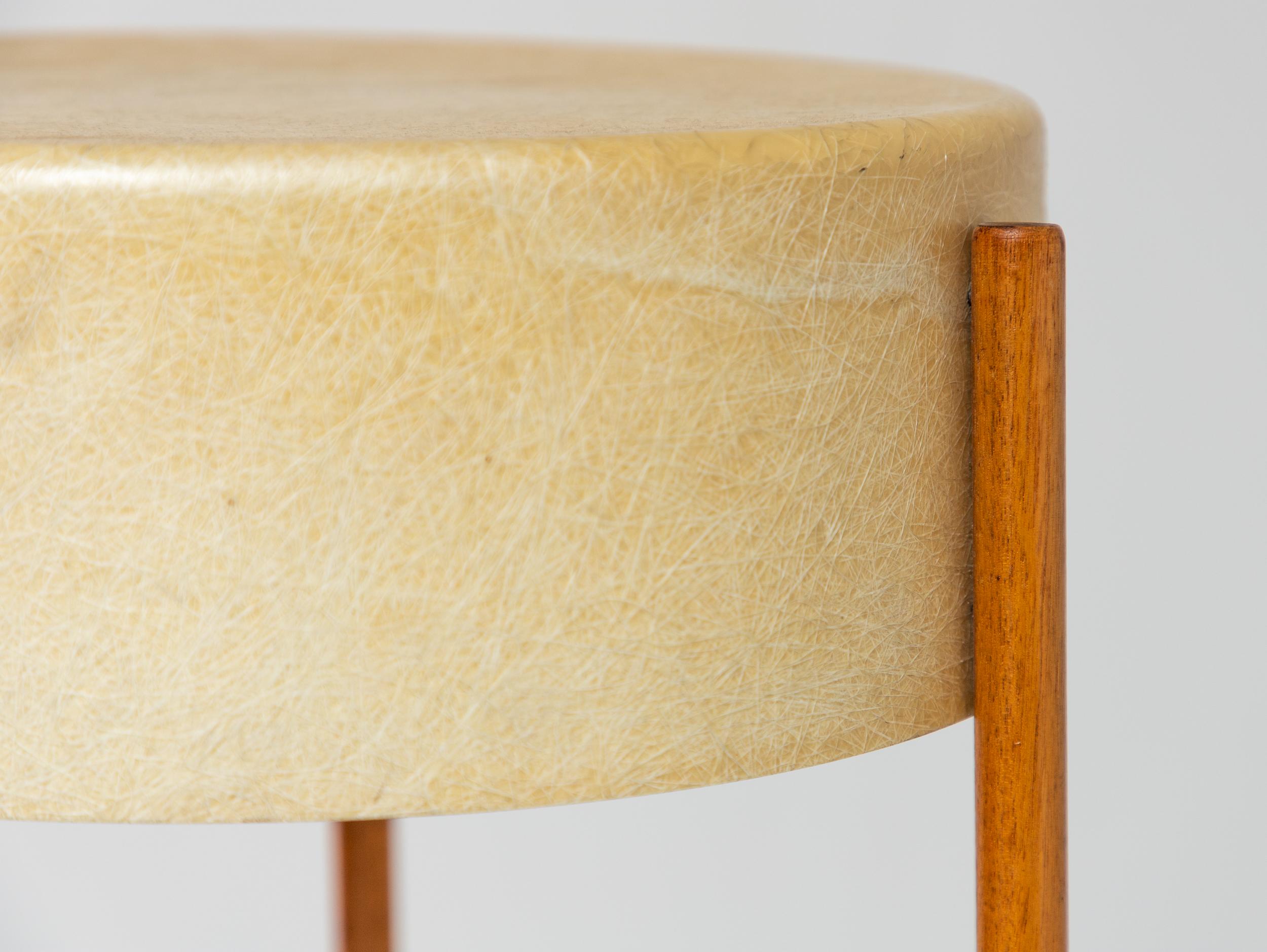Milieu du XXe siècle Lampe en fibre de verre Bill Lam, modèle LL-130, table lumineuse en vente
