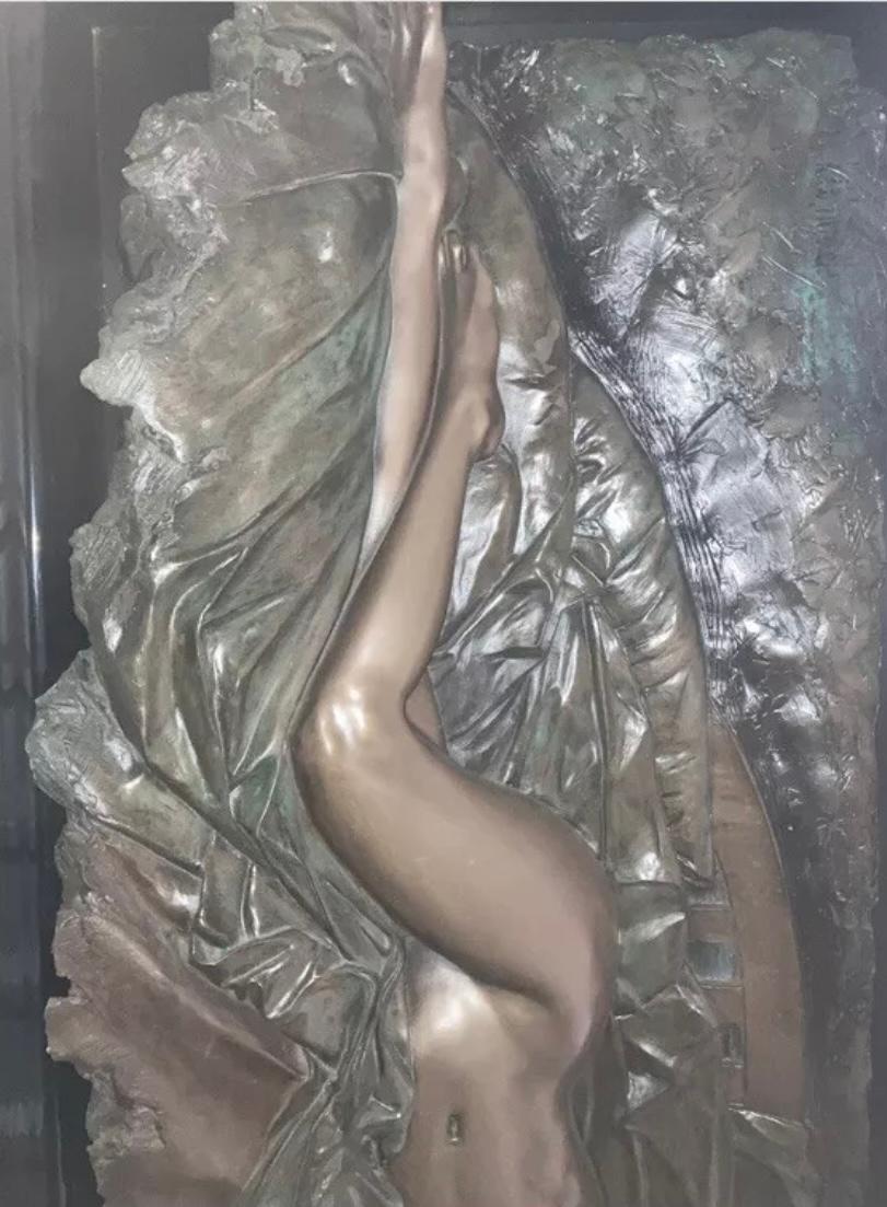 This is an Bill Mack “tranquility” Bonded Bronze Sculpture. In good condition . Minor frame wear and damage to the frame. Measures 77x40x18. Must be picked up or can be delivered for an extra fee. If buyer wants shipped they must pay full shipping