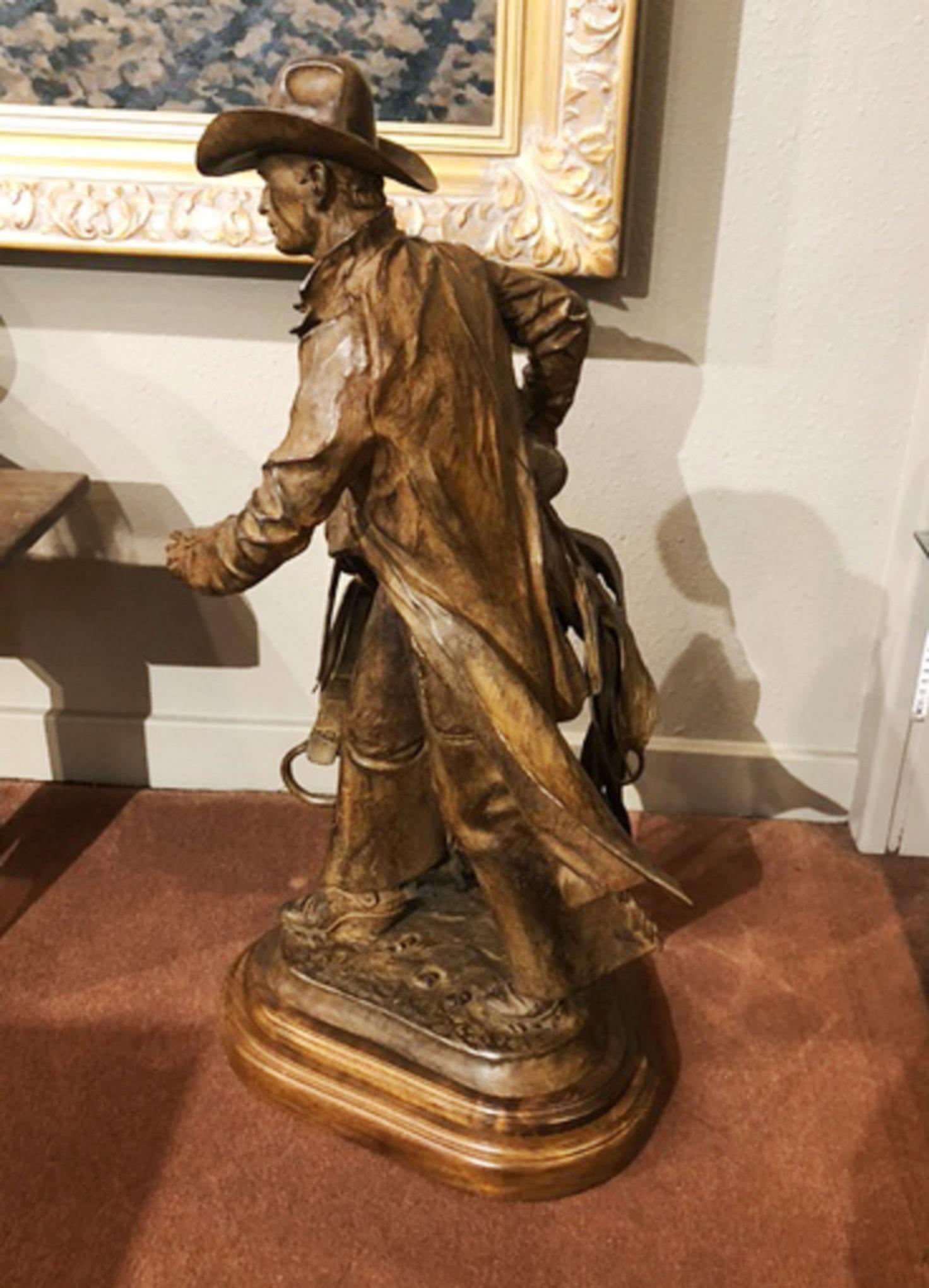 Pelle bagnata, mattina fredda - Sculpture Realismo di Bill Nebeker CA