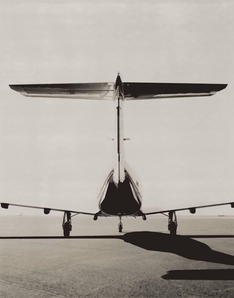 Bill Phelps Black and White Photograph – „“Flugzeug“, Denver, Colorado, 2005