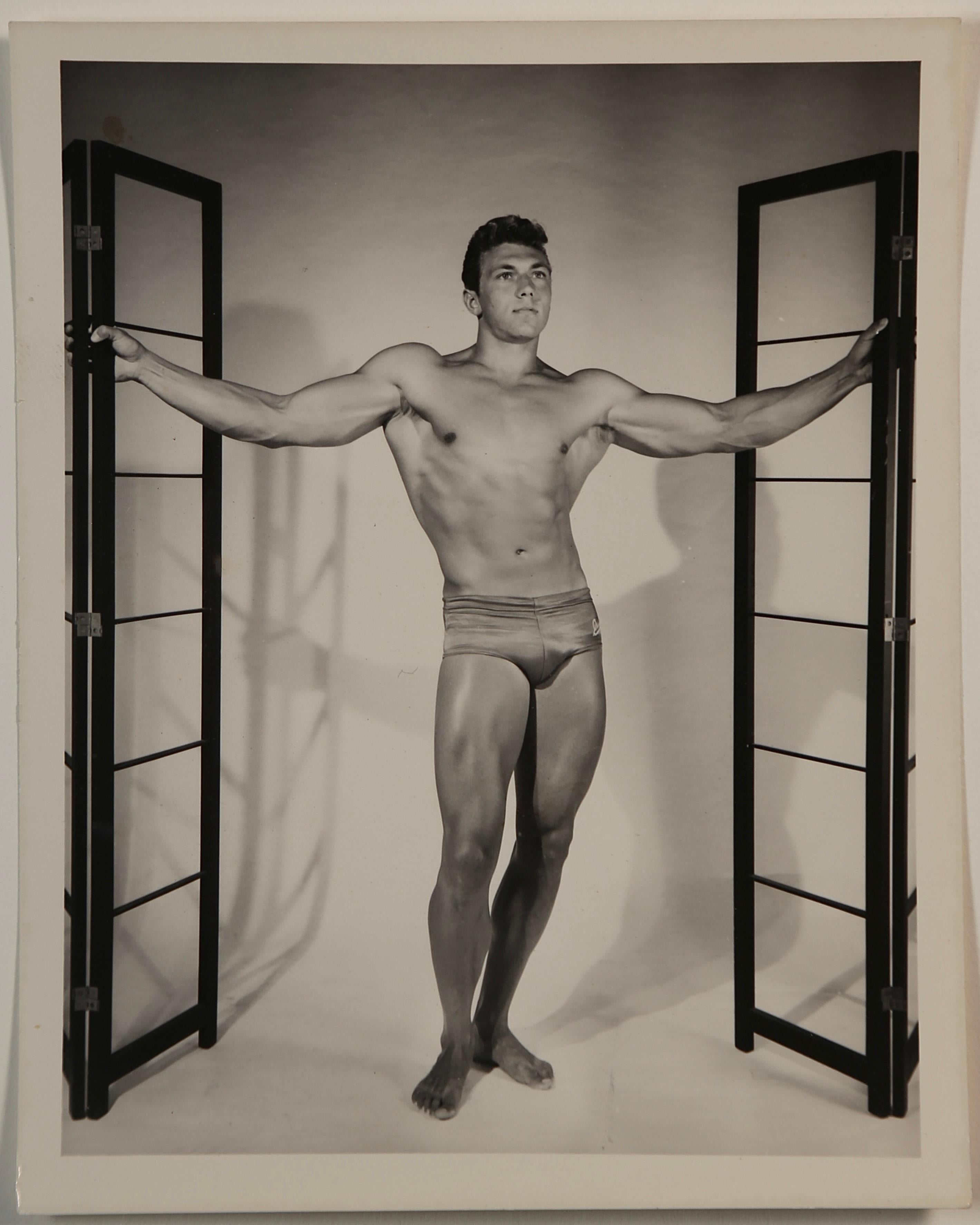 BILL SEAY Vintage 1950er Physique-Fischkuchen-Foto-Set (10) von Modell BERNIE ERNST, BERNIE ERNST im Angebot 3