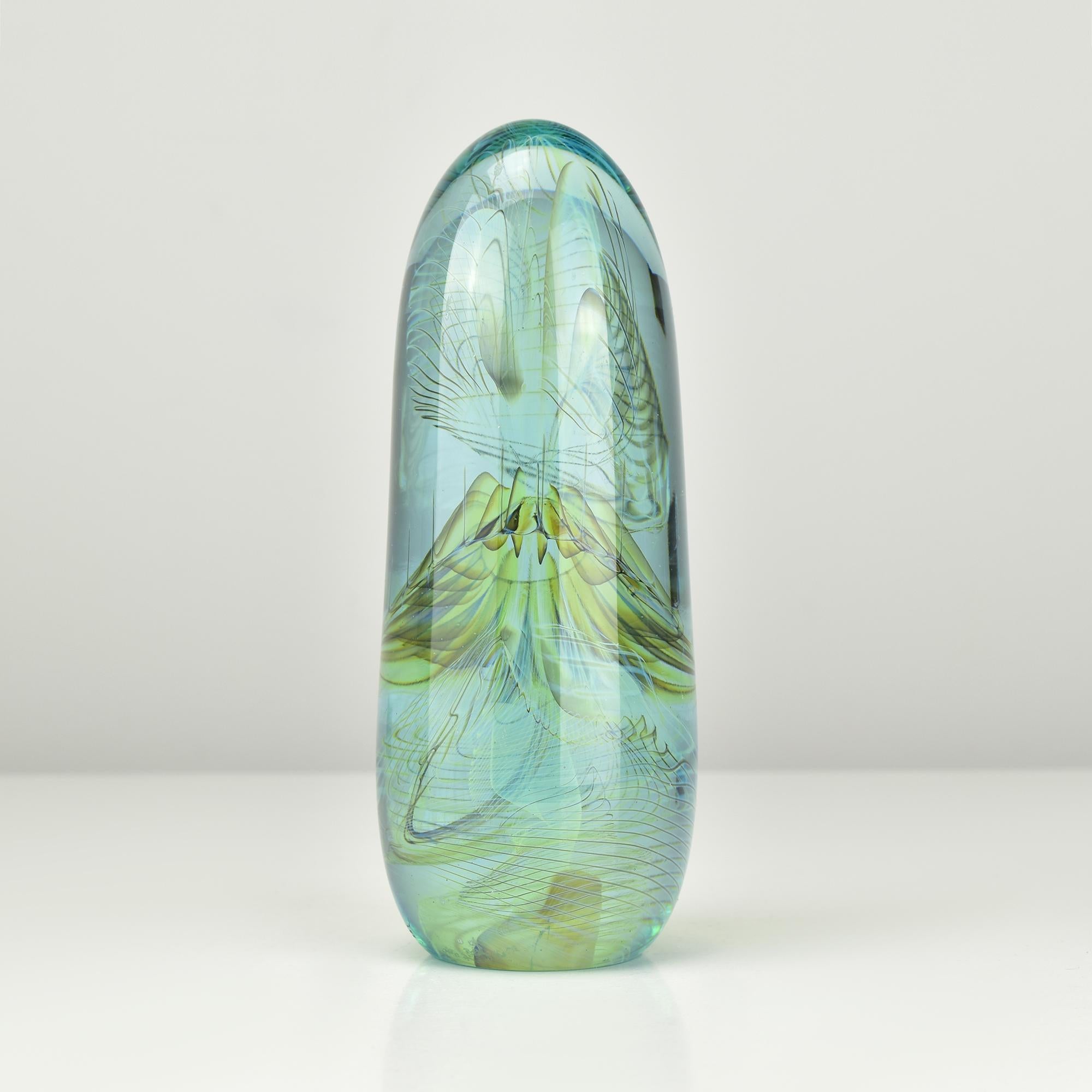 Bill Slade Studio Glass Briefbeschwerer, Bullet Series, signiertes Kunstglas-Objekt im Angebot 1