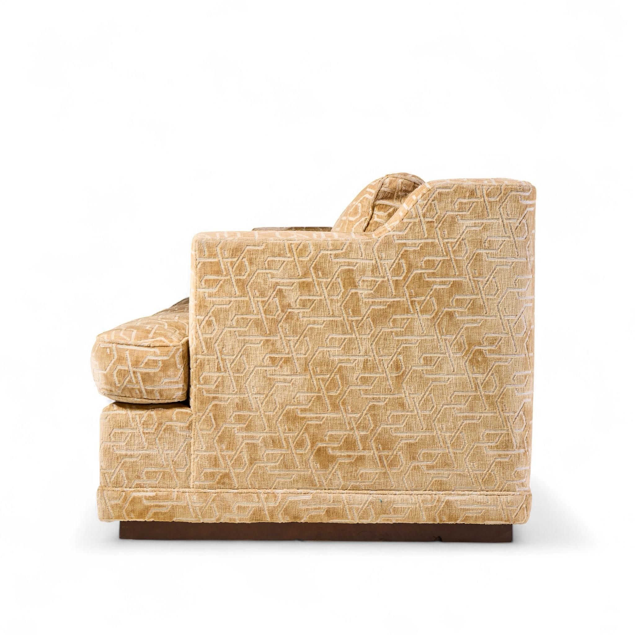 Américain Bill Sofield for Baker Canapé Carlyle Gold en vente