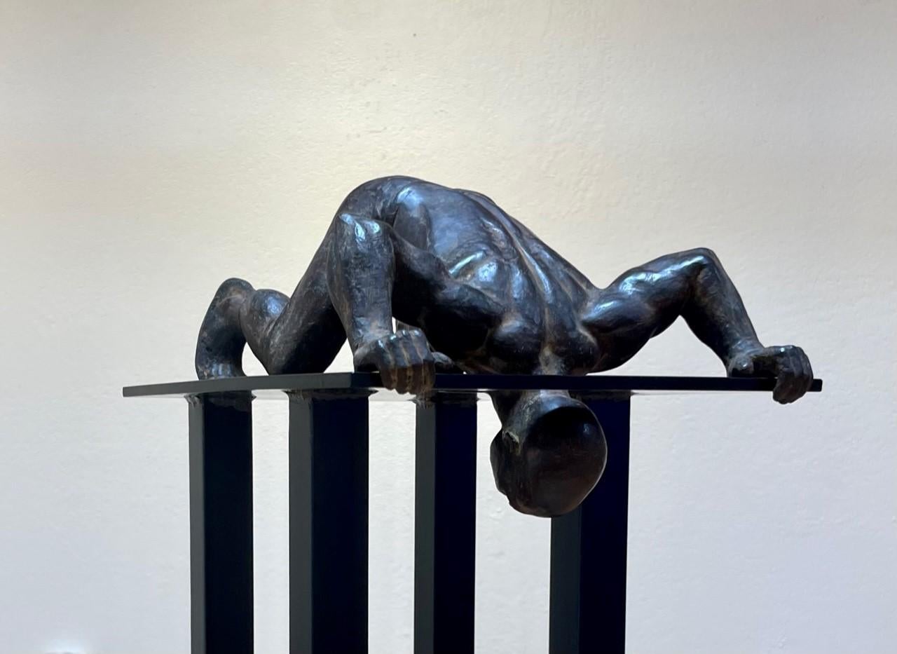 „Der Seeker“, Skulptur – Sculpture von Bill Starke