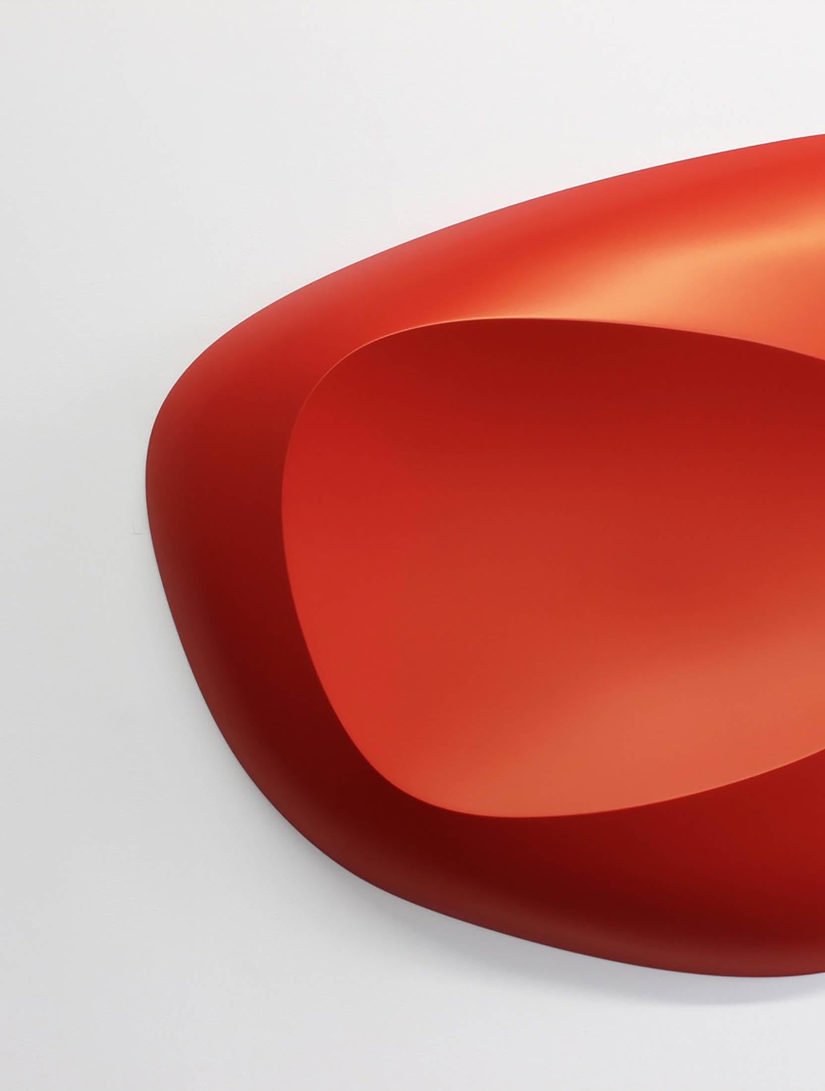 Scoop Red (Minimalistisch), Sculpture, von Bill Thompson