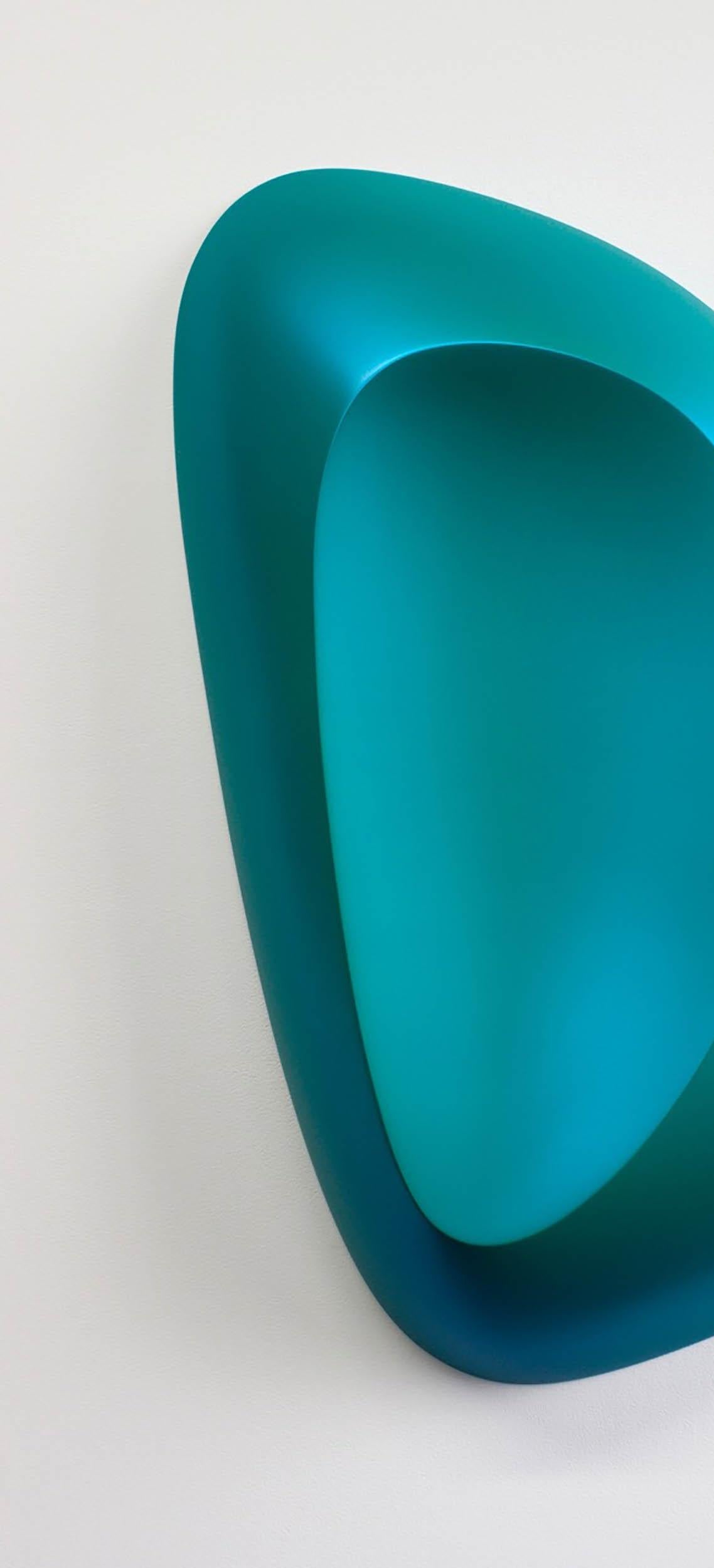 Scoop (turquoise) (Minimalistisch), Sculpture, von Bill Thompson