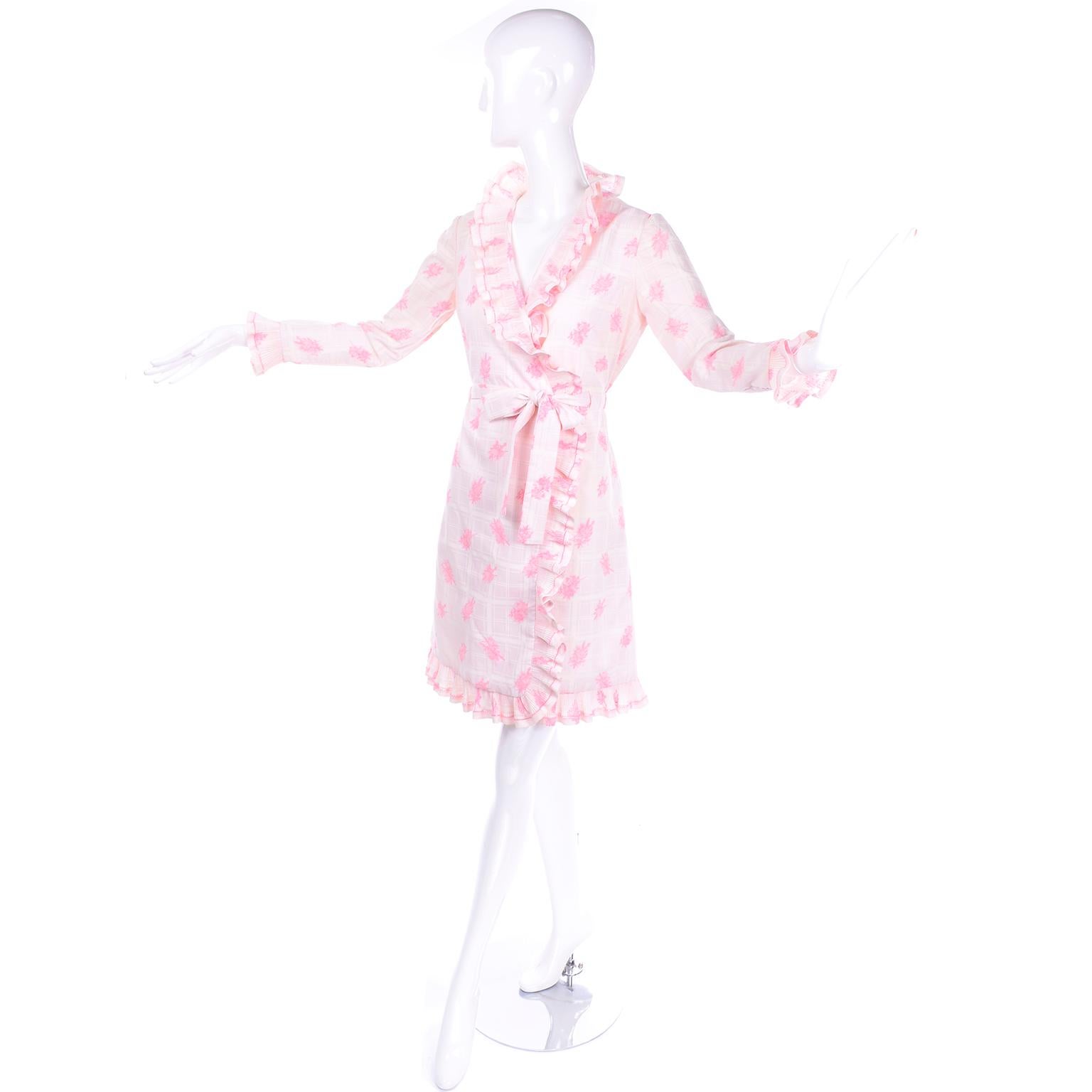 Women's Bill Tice 1970s Vintage Pink & White Toile Ruffled Cotton Wrap Dress Size 6