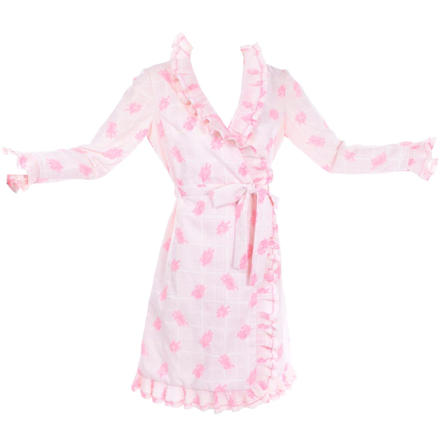 Bill Tice 1970s Vintage Pink & White Toile Ruffled Cotton Wrap Dress Size 6