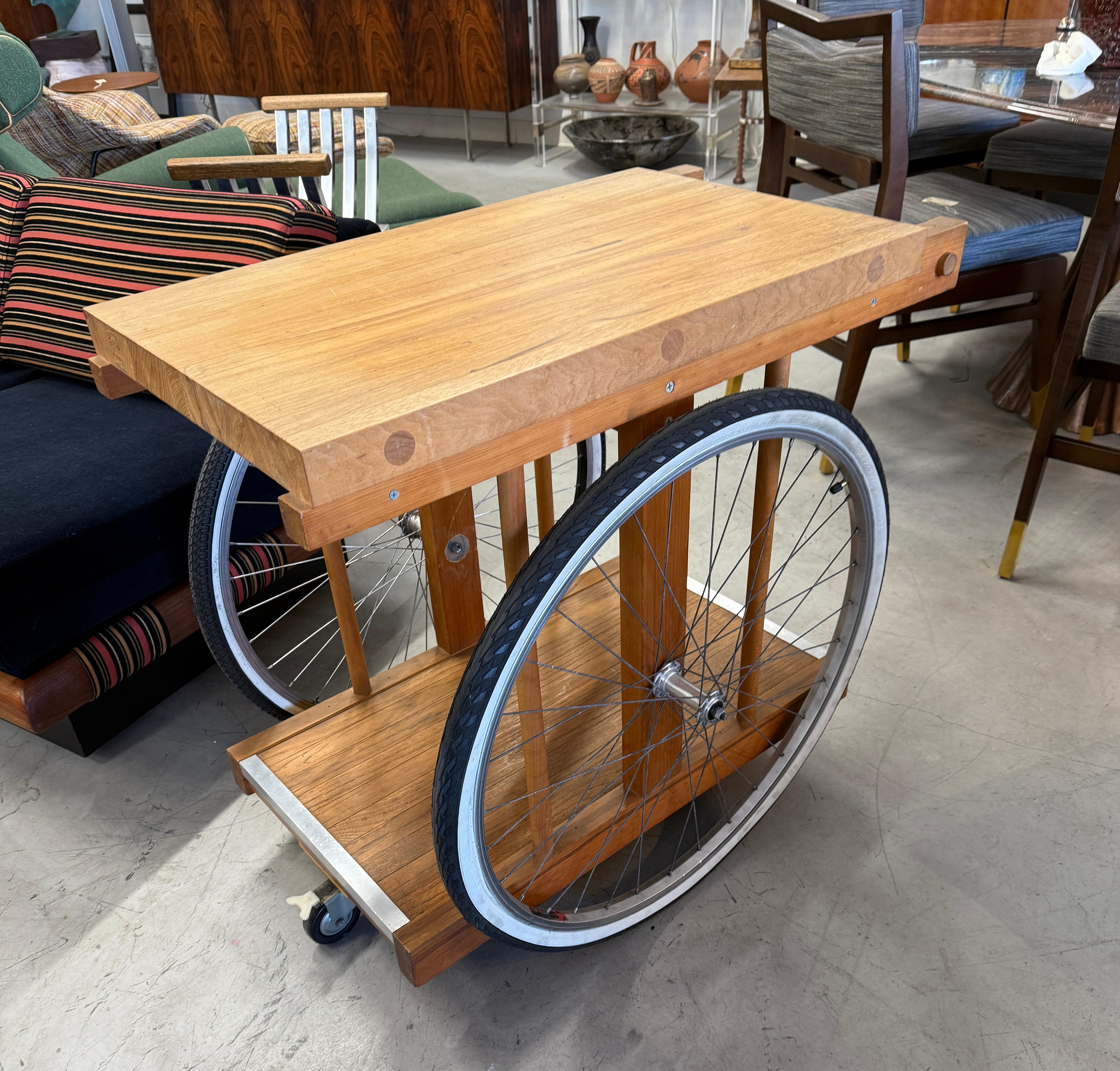 Chariot de bar de la boucherie Bill W. Sanders avec roues bicyclettes en vente 2