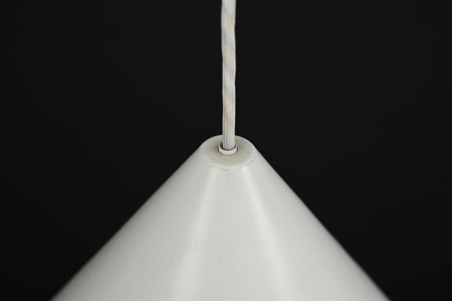 Pendentif Billiard, type 16523 d'Arne Jacobsen pour Louis Poulsen, vers les années 1960 en vente 8