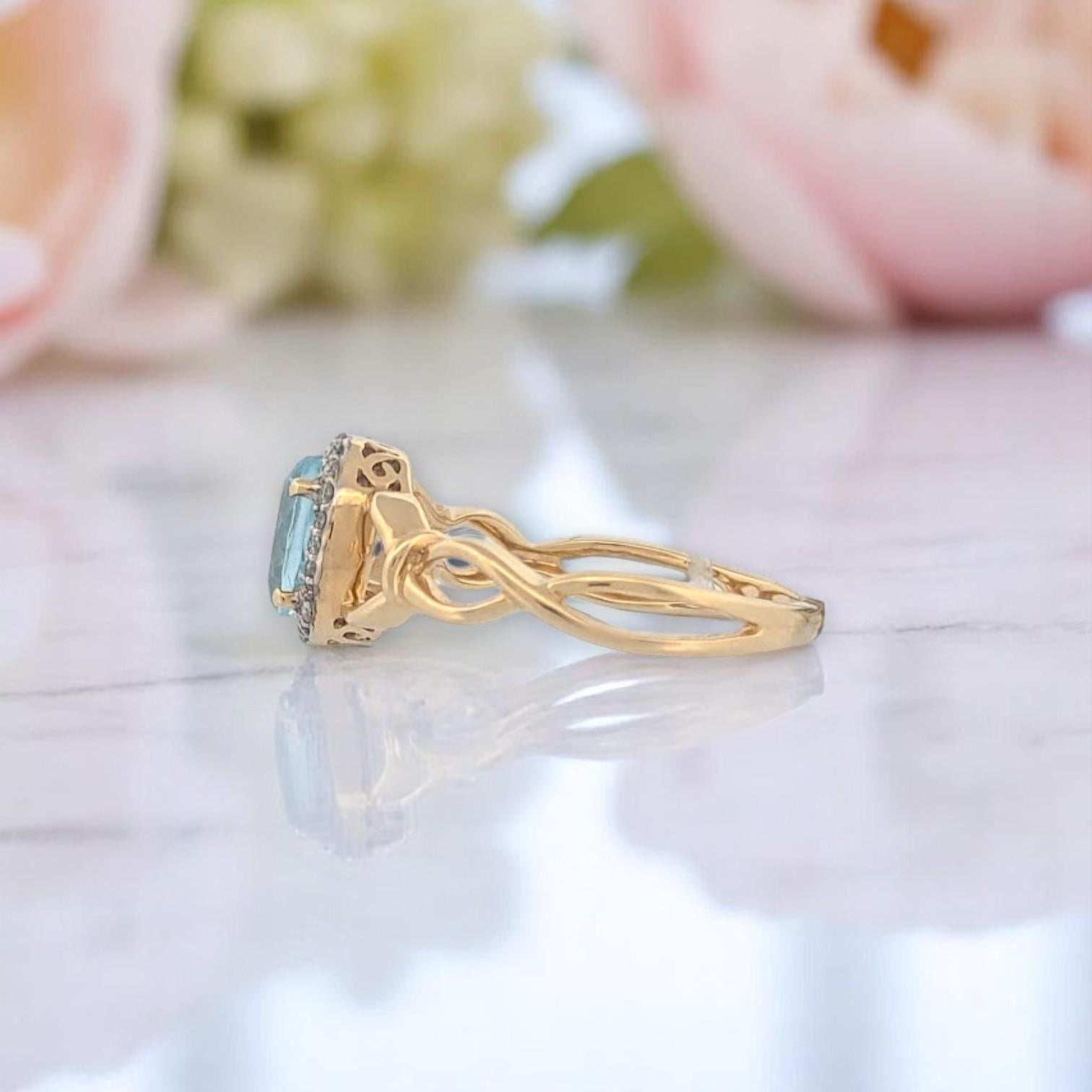 Taille émeraude Billie  Bague aigue-marine, or jaune 10 carats avec aigue-marine ovale naturelle de 0,60 carat en vente