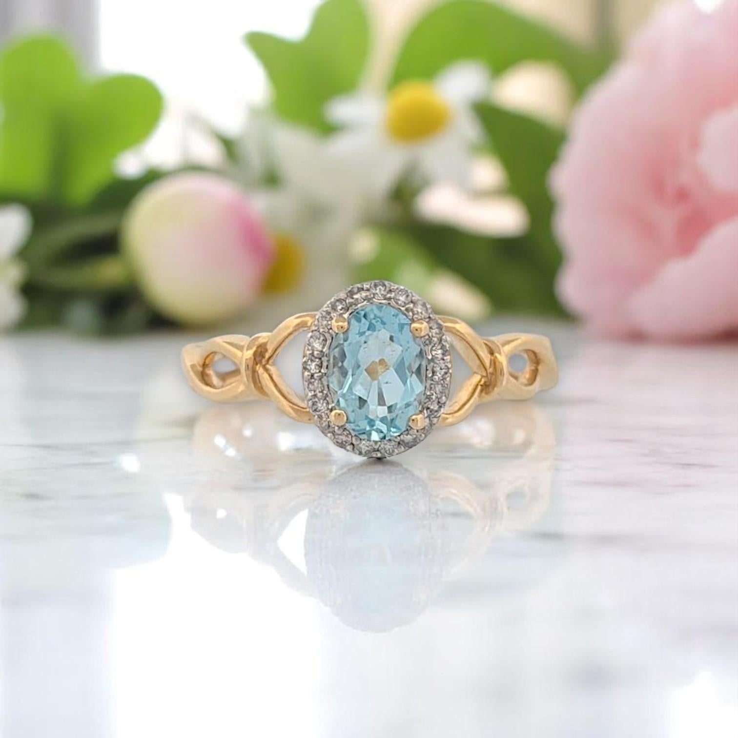 Billie  Bague aigue-marine, or jaune 10 carats avec aigue-marine ovale naturelle de 0,60 carat Neuf - En vente à Greeneville, TN