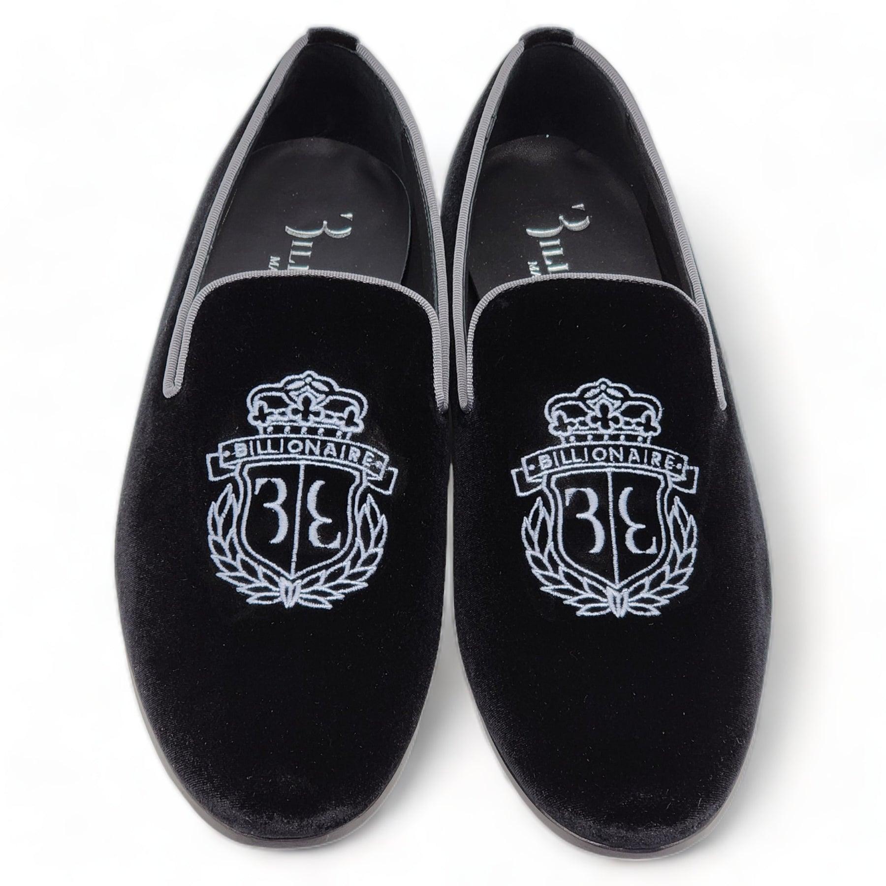 Billionaire Velvet Loafers Crest in Black

Additional information:
Material: Velvet
Color: Black
Collection: Summer 2024
Size: 9 US
Country: Italy
Available in other size: 10, 11, 12 & 13 US