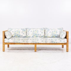 Billy Baldwin per Bielecky Brothers Divano Tuxedo di metà secolo in rattan e canna, in ottone.