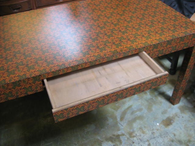 Billy Baldwin Parson's Writing Table In Good Condition For Sale In Dallas, TX