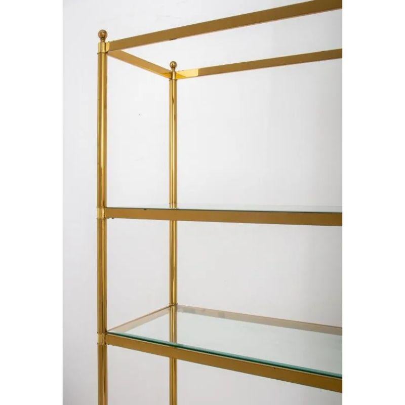 Billy Baldwin Style Brass and Glass Four Shelf Etagere In Good Condition For Sale In Locust Valley, NY