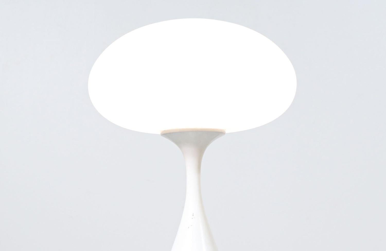Mid-Century Modern Billy Curry “Mushroom” Frosted Glass Table Lamp for Laurel For Sale
