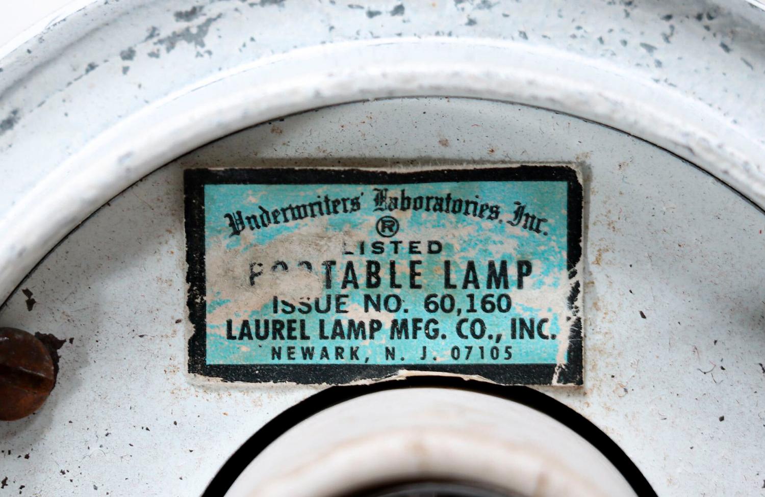 Billy Curry Pilz-Tischlampe aus mattiertem Glas für Laurel (Mitte des 20. Jahrhunderts) im Angebot