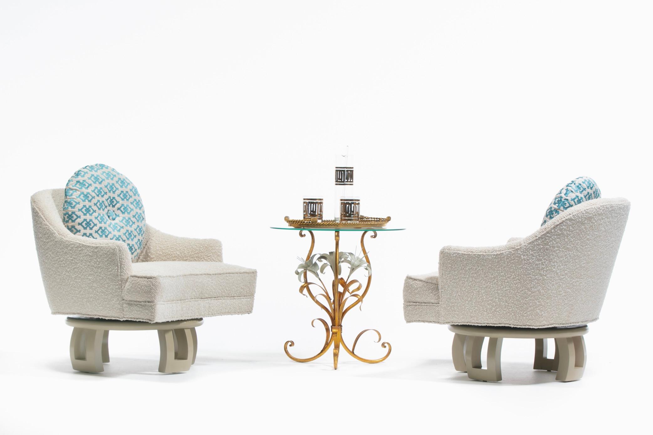 Billy Haines Hollywood Regency Chaises longues pivotantes en acajou et bouclé crème en vente 5