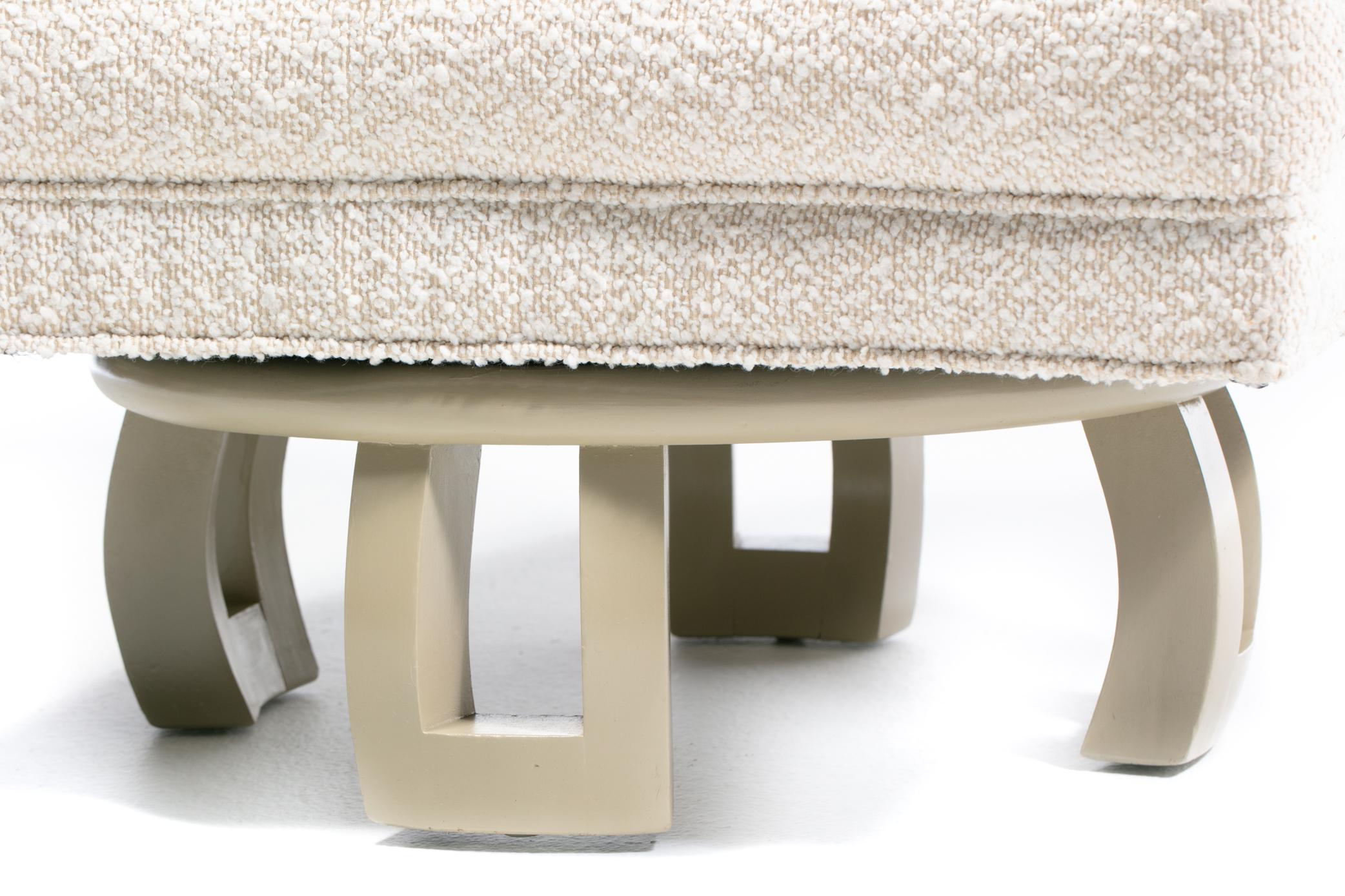 Billy Haines Hollywood Regency Chaises longues pivotantes en acajou et bouclé crème en vente 9