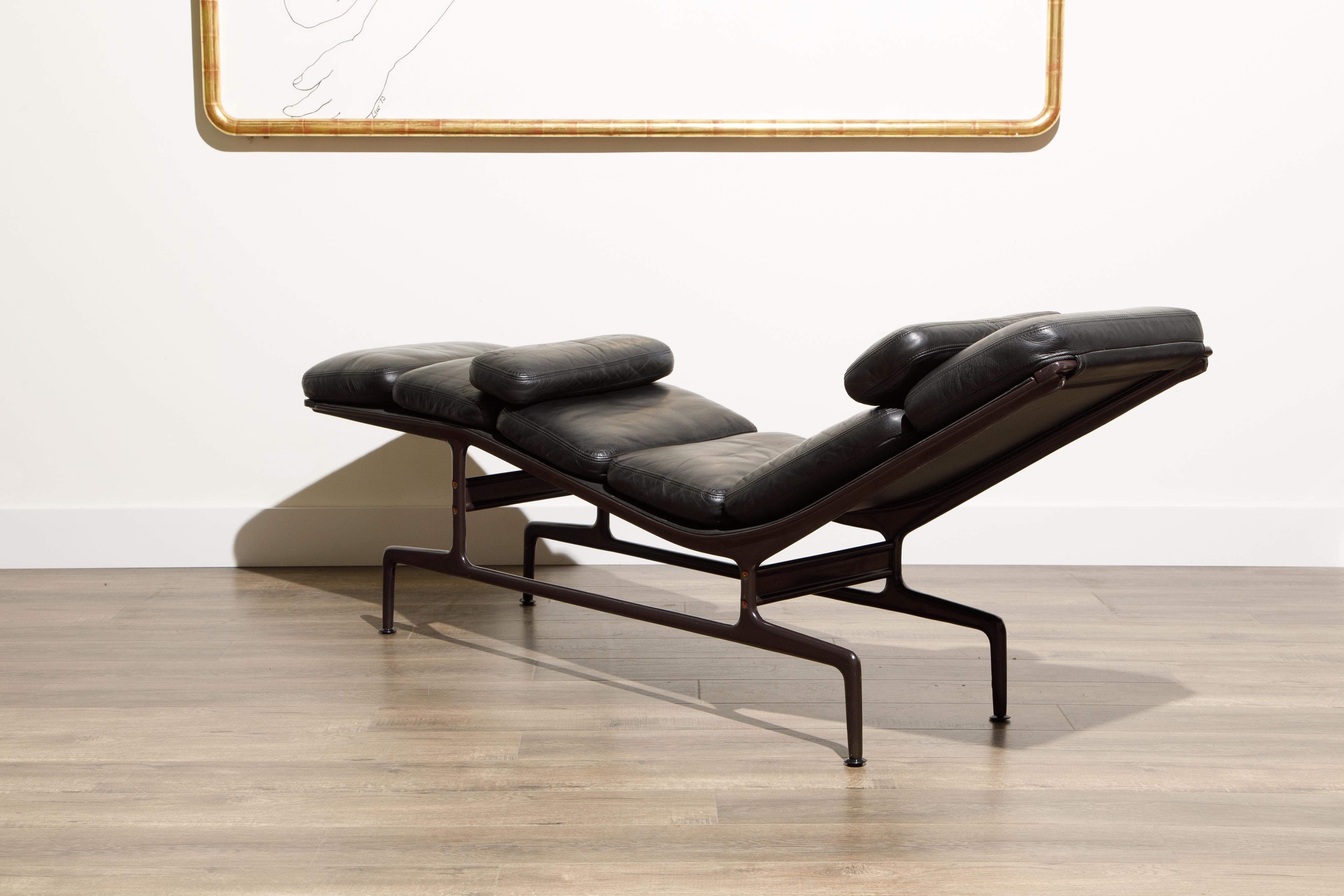 Billy Wilder Chaise Lounge by Ray & Charles Eames for Herman Miller In Good Condition In Los Angeles, CA