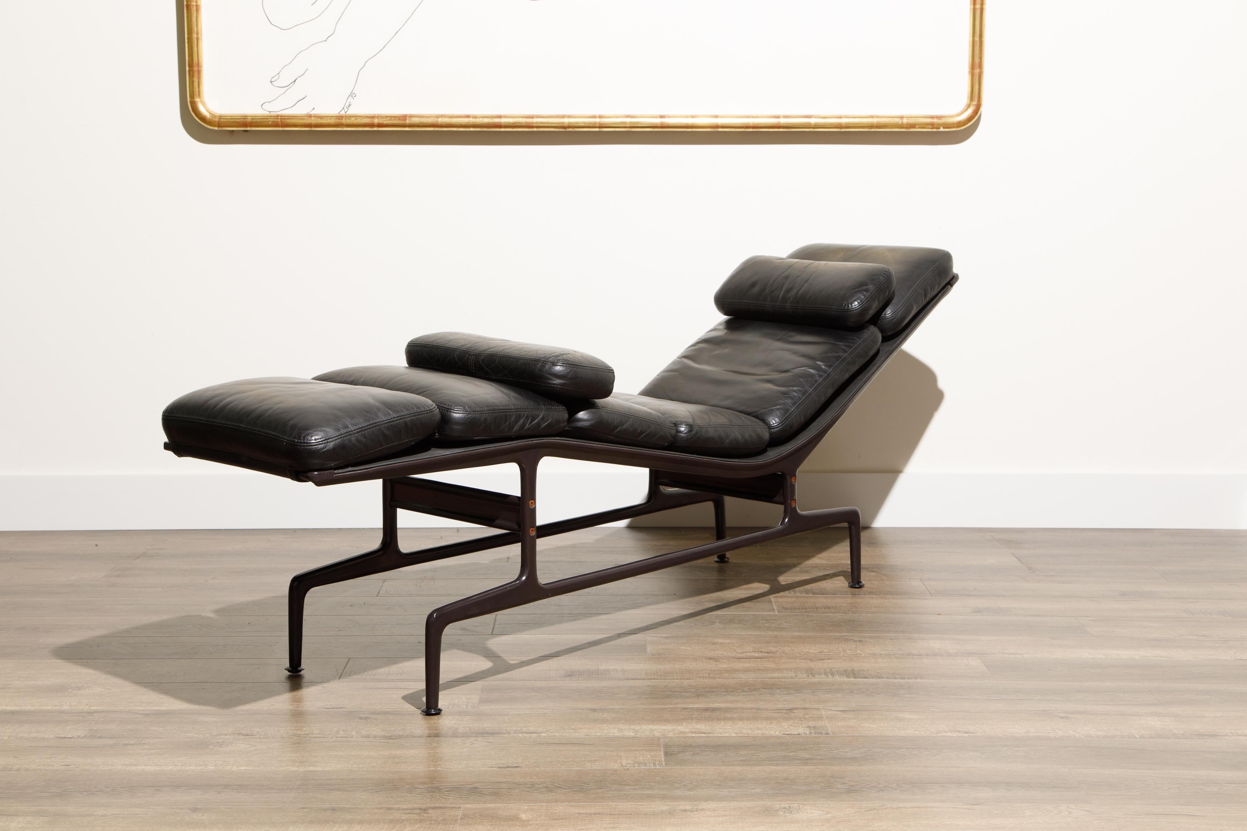 Billy Wilder Chaise Lounge by Ray & Charles Eames for Herman Miller In Good Condition In Los Angeles, CA