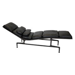 Billy Wilder Chaise Lounge