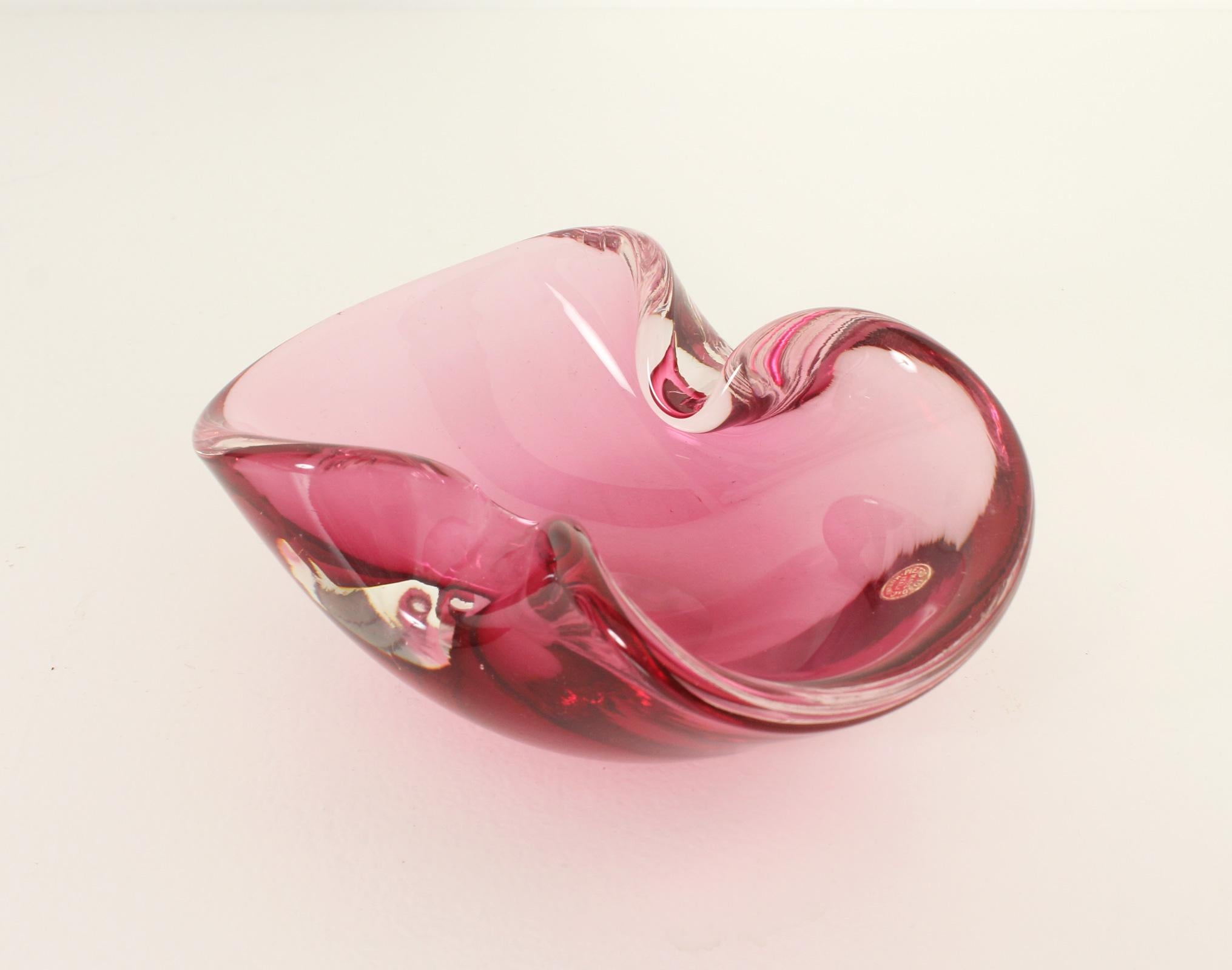 Posacenere di Murano bilobato in vetro rosa Sommerso di Pietro Toso, Italia in vendita 2