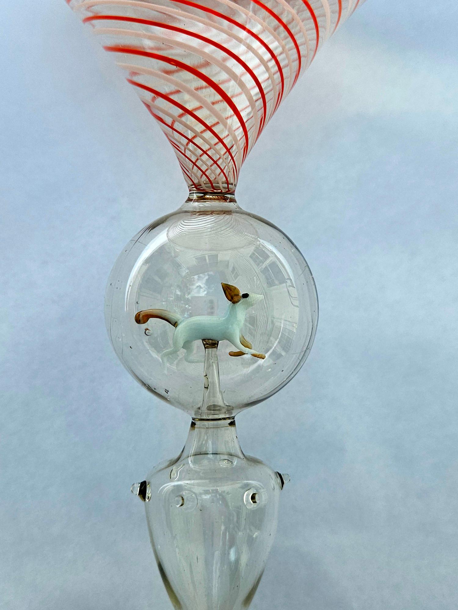 Set von vier Bimini- Martini-Cocktailgläsern mit Tieren im Zustand „Gut“ im Angebot in Downingtown, PA