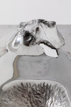 Binary, tavolino in alluminio fuso a cera persa e ottone lucidato, Edizione Lunare