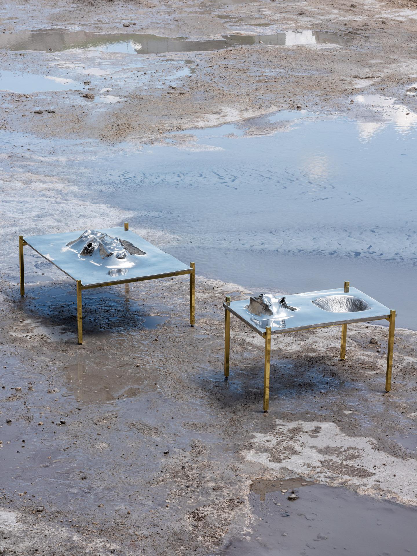 Table d'appoint Binary en fonte de cire perdue d'aluminium et laiton poli, édition Lunar en vente 1