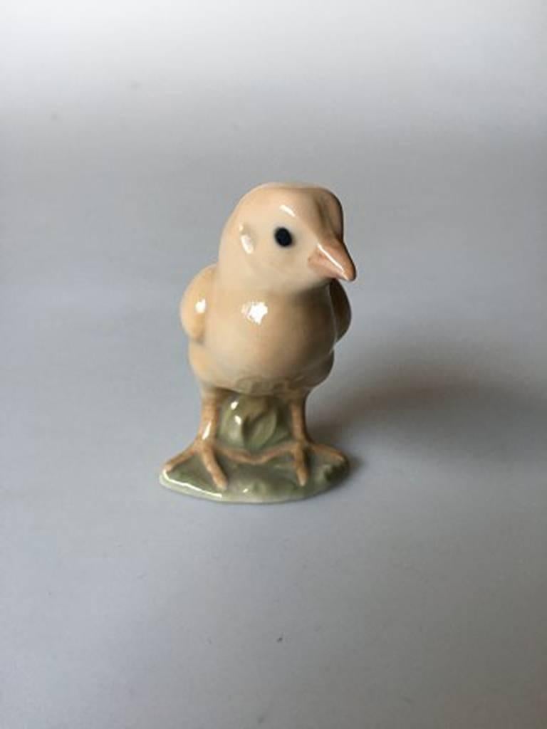 Bing & Grondahl figurine chicken #2194. Measures 6.5cm and is in perfect condition.