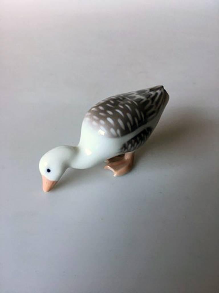 Bing & Grondahl figurine goose #1902. Measures: 9 cm and is in good condition. Designed by Niels Nielsen.