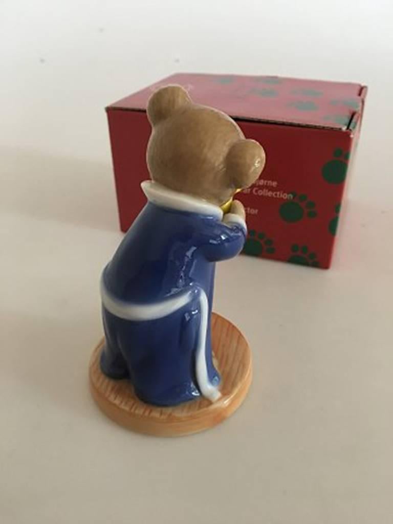 Bing & Grondahl Victor and Victoria's family Victor 2001 annual teddy bear figurine. Designed by Sheilah Beckett. Measures: 10 cm High.