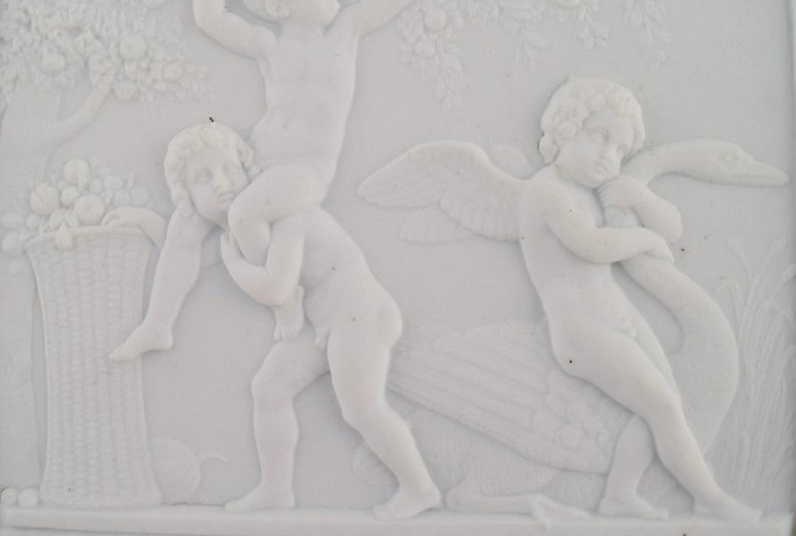 Neoclassical Bing and Grøndahl after Thorvaldsen, Antique Biscuit Wall Plaque with Putti For Sale