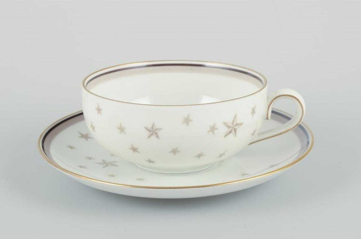 Bing and Grondahl, ”Mælkevej” (“Milky Way”). 
Five teacups with saucers. Gold decoration.
Ca. 1930s.
Perfect condition.
Marked.
First factory quality.
Cup: Diameter 10,4 cm. without handle x Height 4,7 cm. x
Saucer: Diameter 15.7 cm.