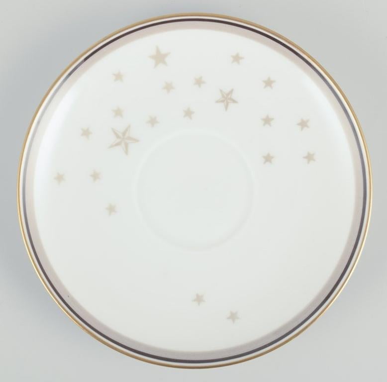 Bing and Grondahl, ”Milky Way”.  Five teacups with saucers. Approx. 1930s In Excellent Condition For Sale In København, Copenhagen