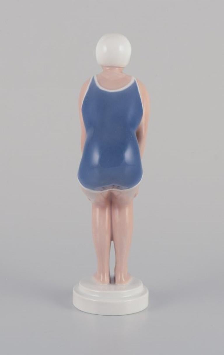 Bing y Grondahl, figurita de porcelana de niña en bañador. Rara figura Art Decó. en Excelente estado para la venta en Copenhagen, DK