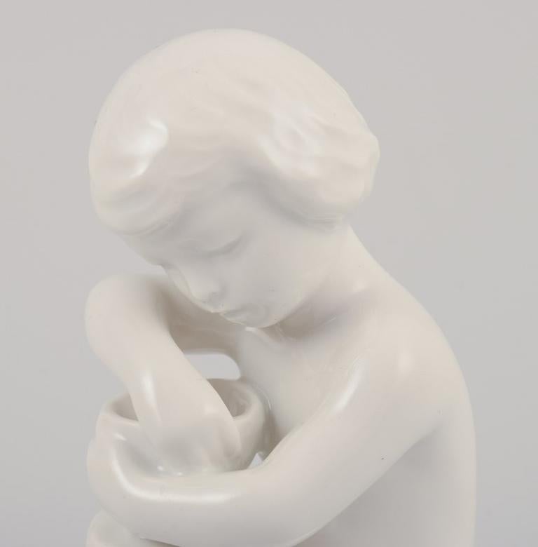 Bing and Grondahl, three porcelain figurines of girls. White glazed. 1930-1950s. en venta 1